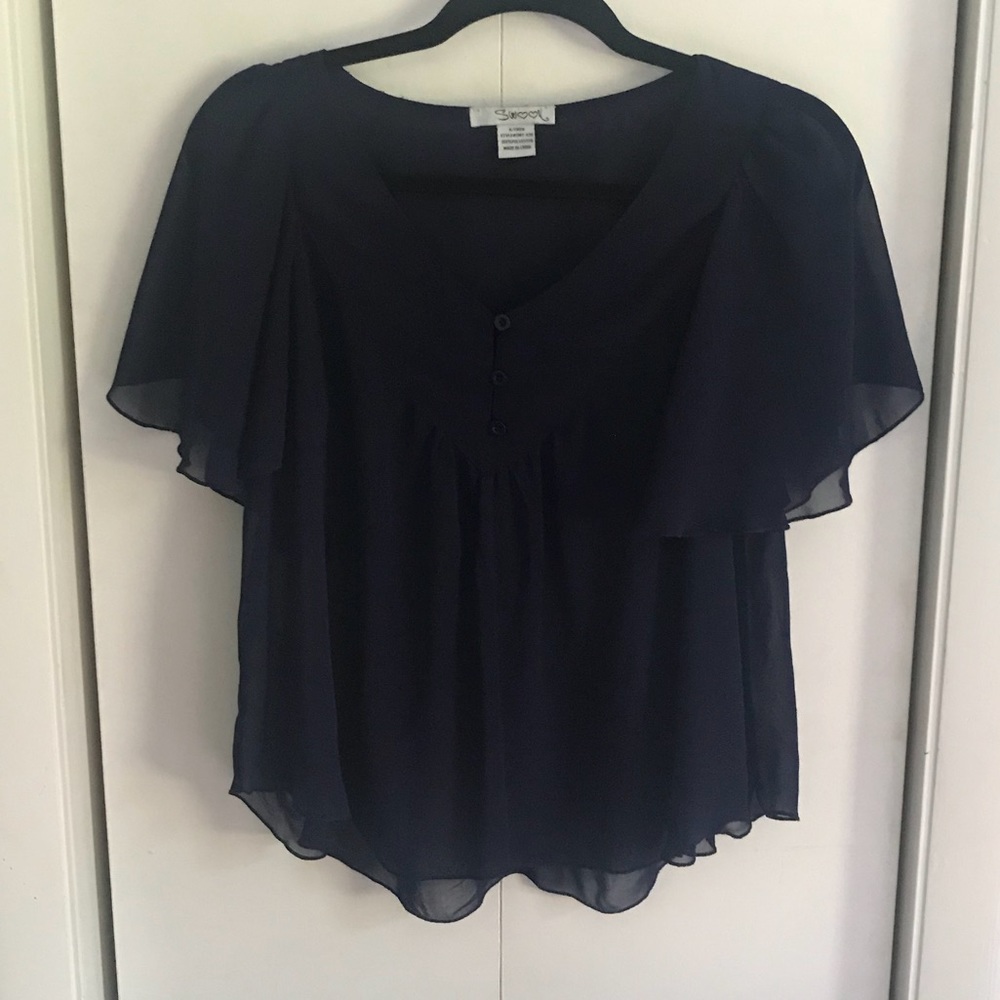 🌚 Navy flutter sleeve top🌚
